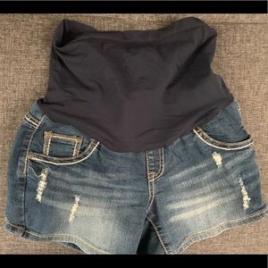 Maternity shorts